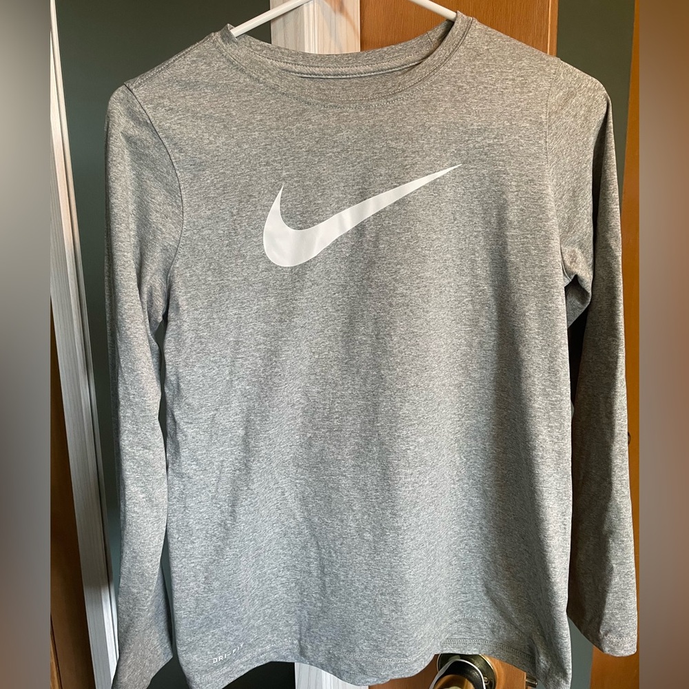 Nike Heather Gray Long Sleeve Tee